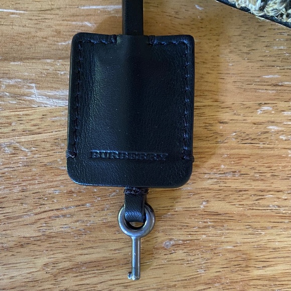 Burberry Boucle Housecheck Wristlet / Clutch - Picture 14 of 16